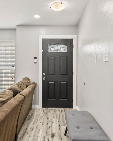 630 W Canty Street B3, Dallas, TX 75208
