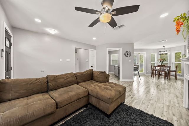 630 W Canty Street B3, Dallas, TX 75208
