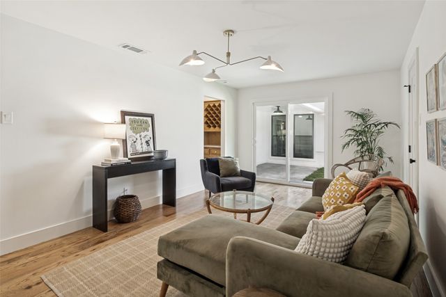 7122 Winedale Drive, Dallas, TX 75231