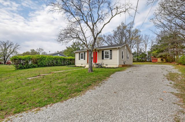 917 Smith St, Shelbyville, TN 37160