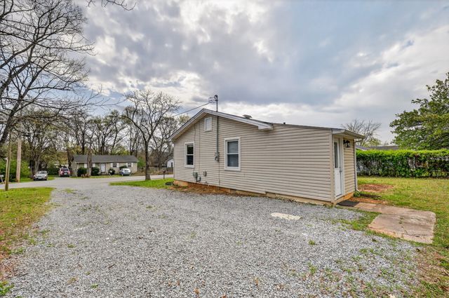 917 Smith St, Shelbyville, TN 37160