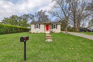 917 Smith St, Shelbyville, TN 37160