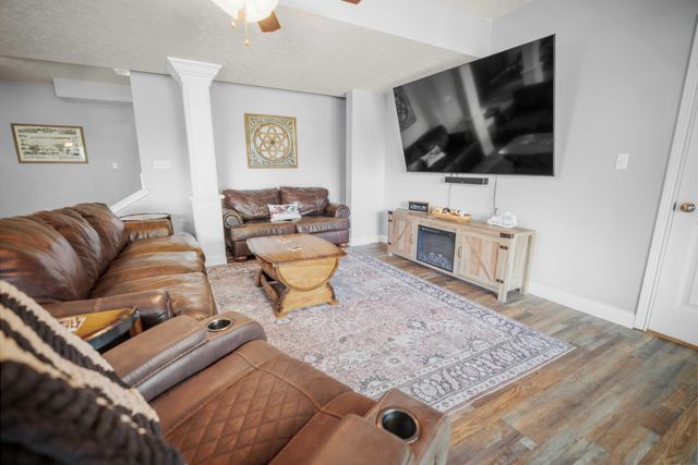 367 Natures Valley Drive, Somerset, KY 42503