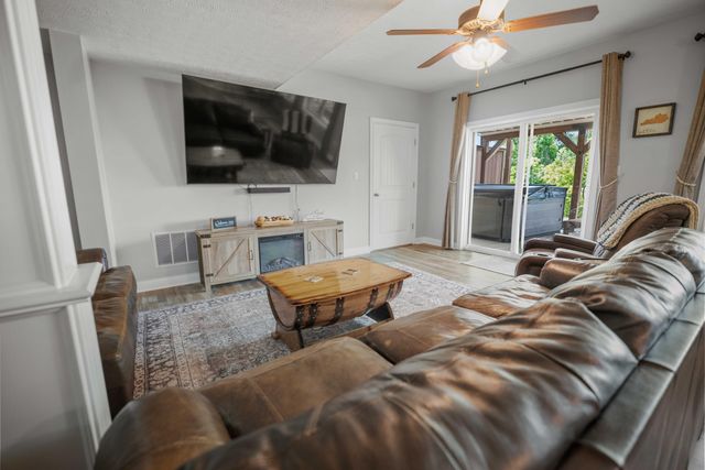 367 Natures Valley Drive, Somerset, KY 42503