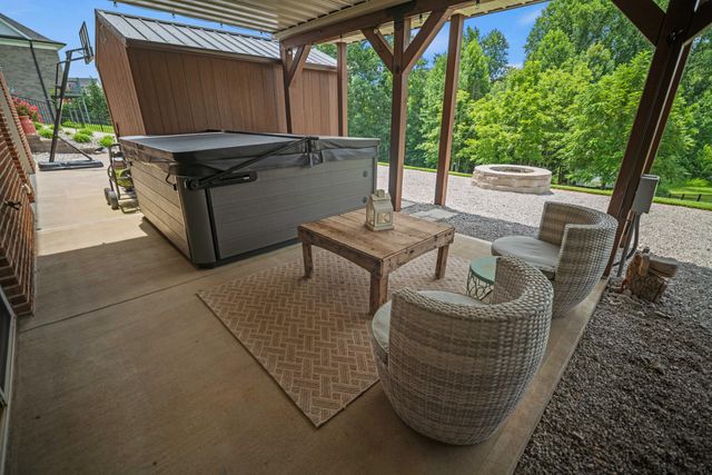 367 Natures Valley Drive, Somerset, KY 42503