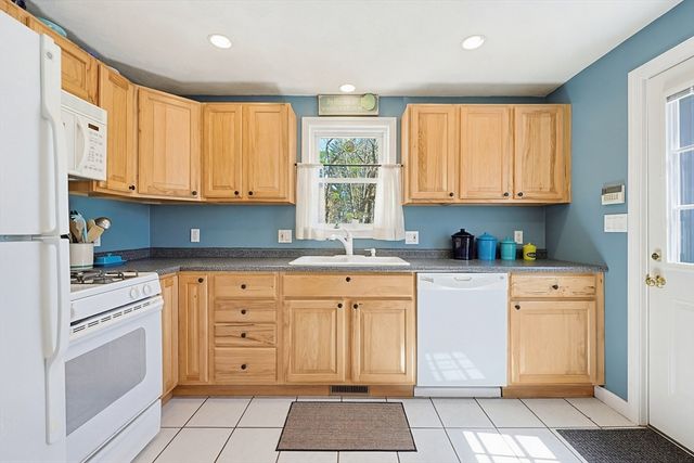 234 Allen Rd, Billerica, MA 01821