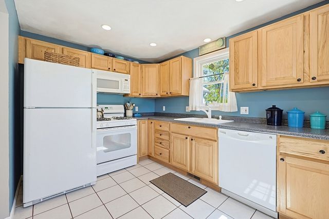 234 Allen Rd, Billerica, MA 01821
