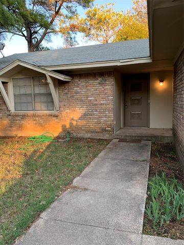 5410 Kings Manor Drive, Lake Dallas, TX 75065