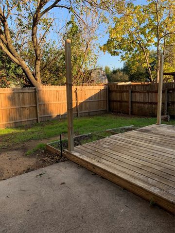 5410 Kings Manor Drive, Lake Dallas, TX 75065