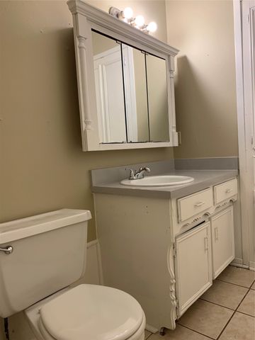 5410 Kings Manor Drive, Lake Dallas, TX 75065