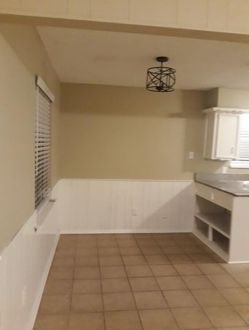 5410 Kings Manor Drive, Lake Dallas, TX 75065