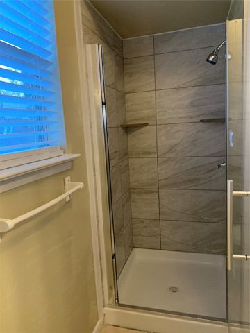 5410 Kings Manor Drive, Lake Dallas, TX 75065