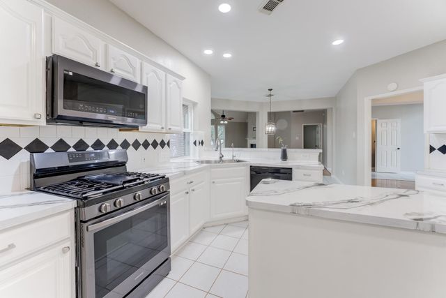 1015 Pine Walk Trail, Spring, TX 77388