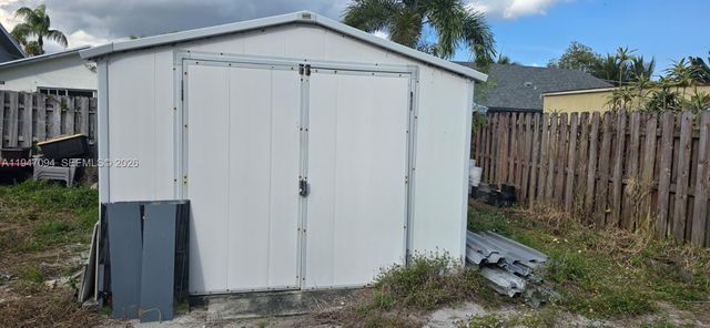 565 NW 54th St, Boca Raton, FL 33487