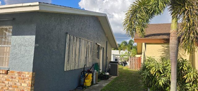 565 NW 54th St, Boca Raton, FL 33487