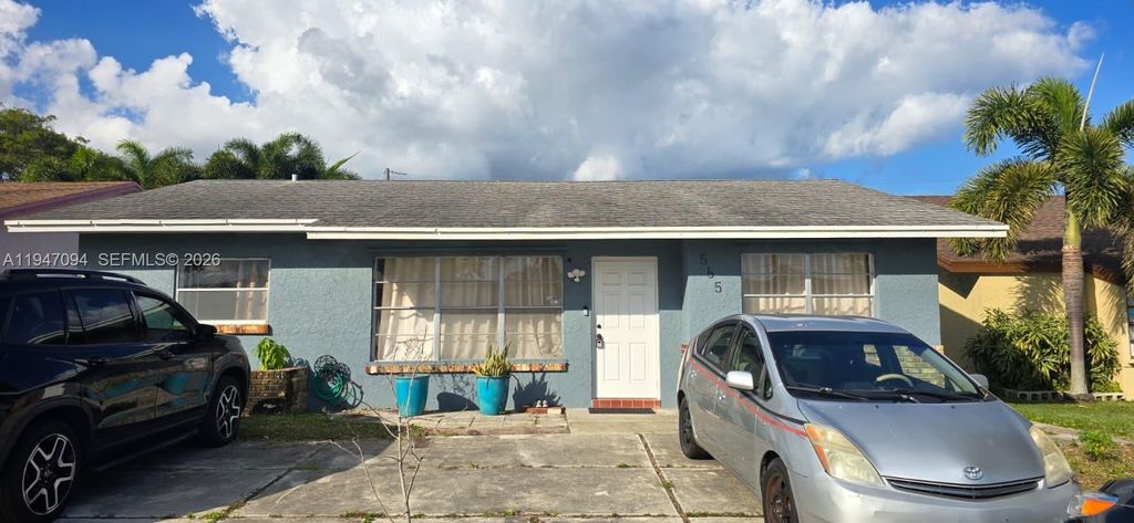 565 NW 54th St, Boca Raton, FL 33487