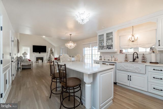 33 STARSEED DR, Bangor, PA 18013