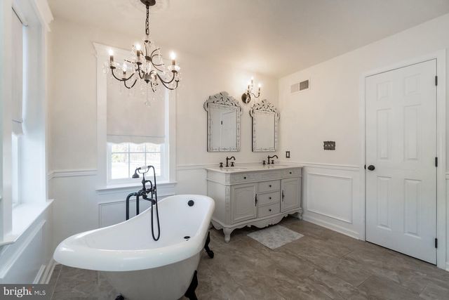 33 STARSEED DR, Bangor, PA 18013