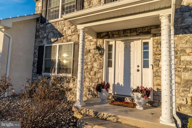 33 STARSEED DR, Bangor, PA 18013