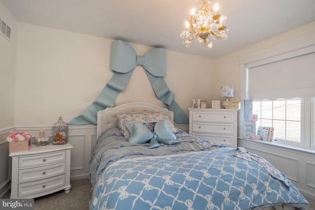 33 STARSEED DR, Bangor, PA 18013