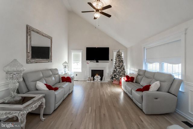 33 STARSEED DR, Bangor, PA 18013