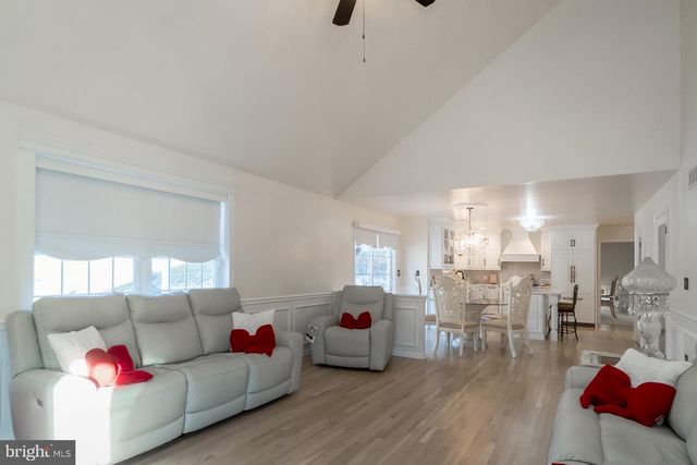 33 STARSEED DR, Bangor, PA 18013