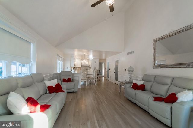 33 STARSEED DR, Bangor, PA 18013