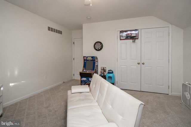 33 STARSEED DR, Bangor, PA 18013