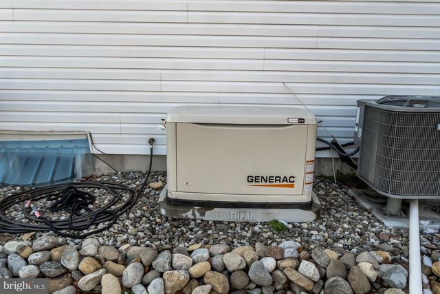 33 STARSEED DR, Bangor, PA 18013