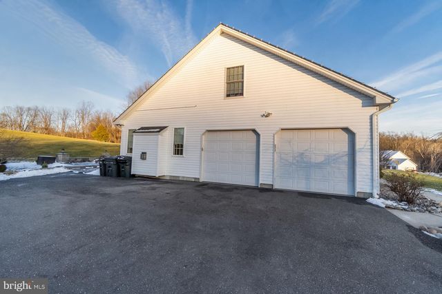 33 STARSEED DR, Bangor, PA 18013