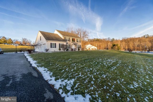 33 STARSEED DR, Bangor, PA 18013