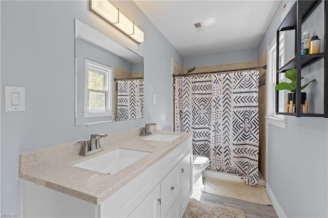 982 Lacon DR, Newport News, VA 23608