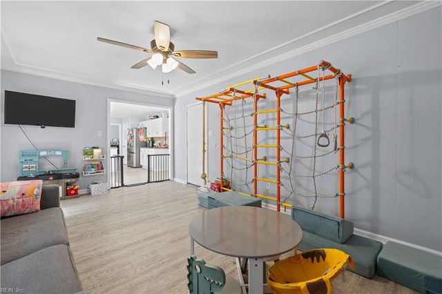 982 Lacon DR, Newport News, VA 23608