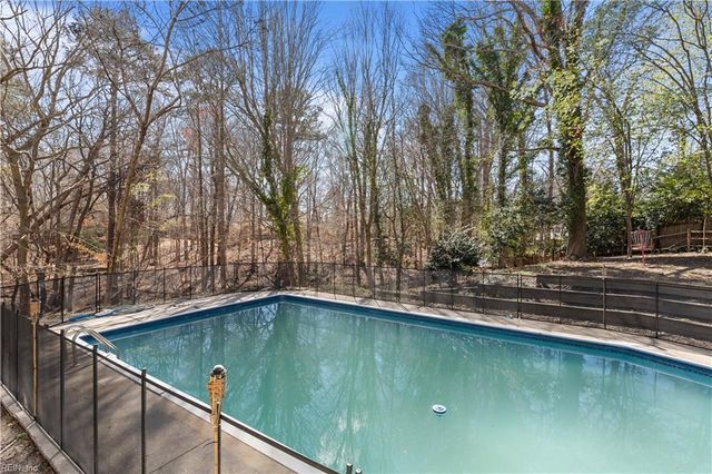 982 Lacon DR, Newport News, VA 23608