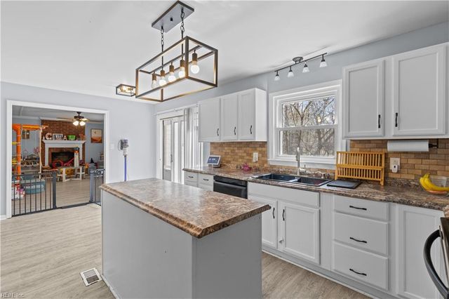 982 Lacon DR, Newport News, VA 23608