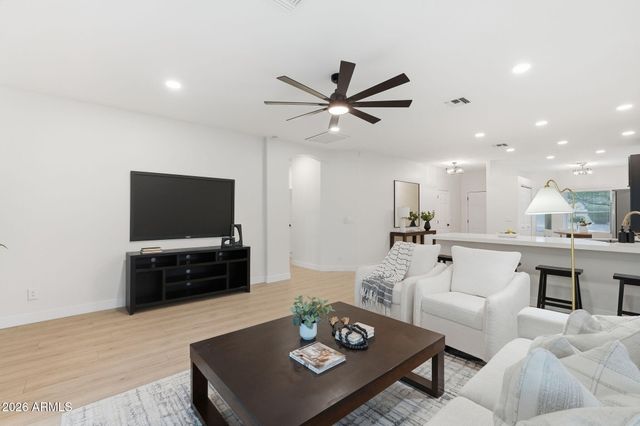 732 S PAUSTIAN Circle, Apache Junction, AZ 85120