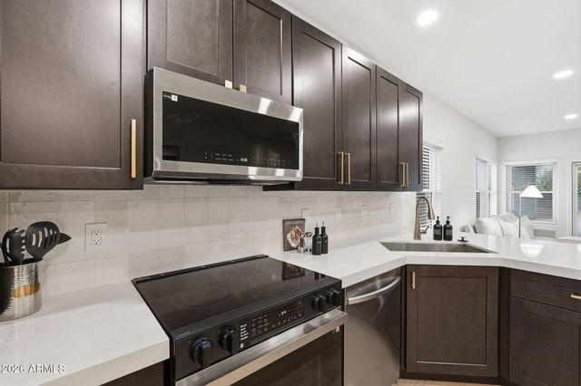 732 S PAUSTIAN Circle, Apache Junction, AZ 85120