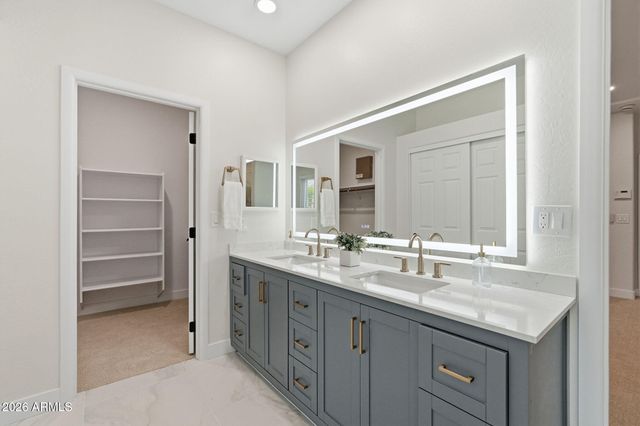 732 S PAUSTIAN Circle, Apache Junction, AZ 85120