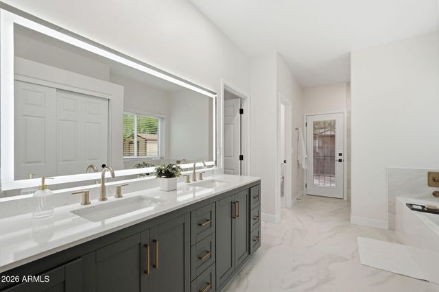 732 S PAUSTIAN Circle, Apache Junction, AZ 85120