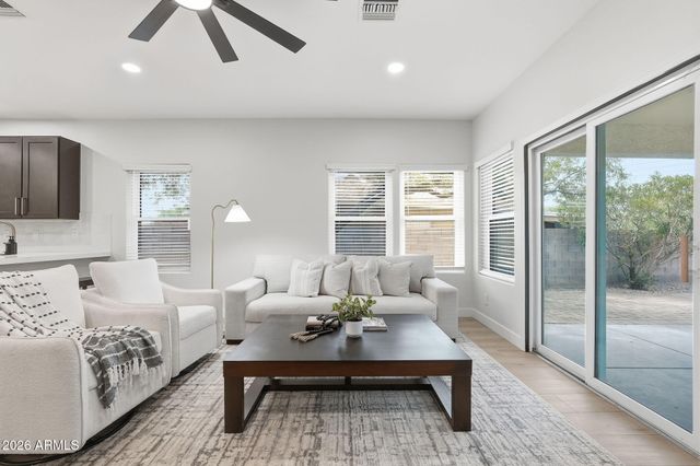 732 S PAUSTIAN Circle, Apache Junction, AZ 85120