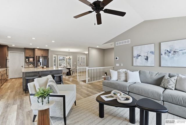 1104 Murray Point, Plattsmouth, NE 68048