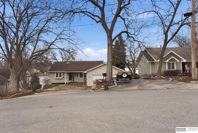 1104 Murray Point, Plattsmouth, NE 68048