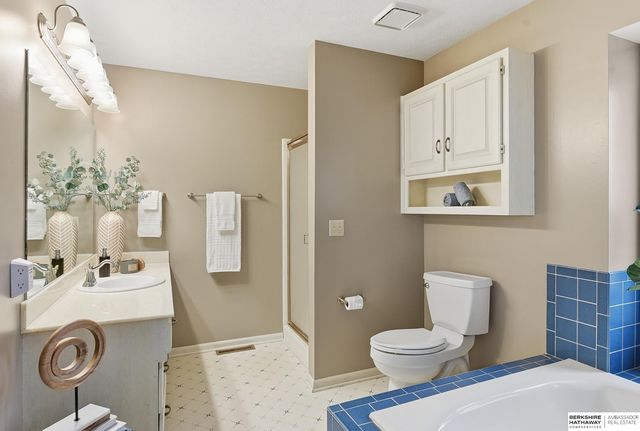 1104 Murray Point, Plattsmouth, NE 68048