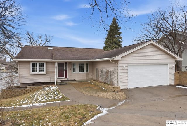 1104 Murray Point, Plattsmouth, NE 68048