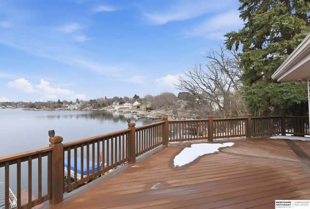 1104 Murray Point, Plattsmouth, NE 68048