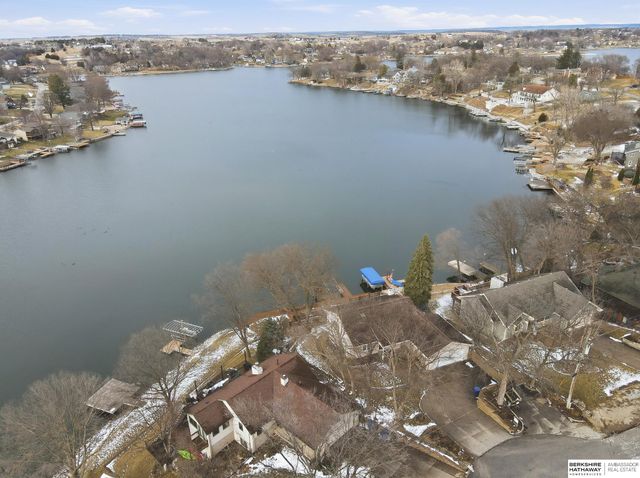 1104 Murray Point, Plattsmouth, NE 68048