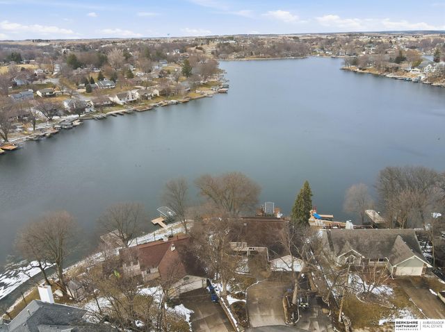 1104 Murray Point, Plattsmouth, NE 68048