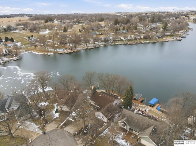 1104 Murray Point, Plattsmouth, NE 68048