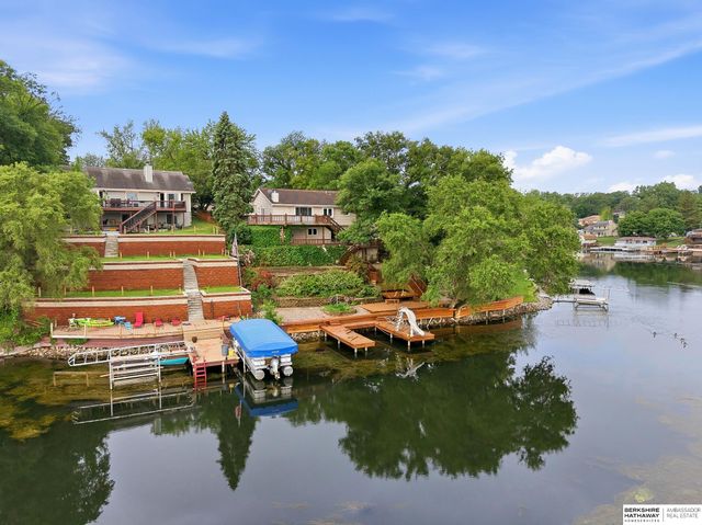 1104 Murray Point, Plattsmouth, NE 68048