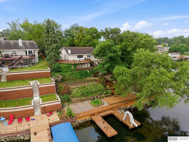 1104 Murray Point, Plattsmouth, NE 68048